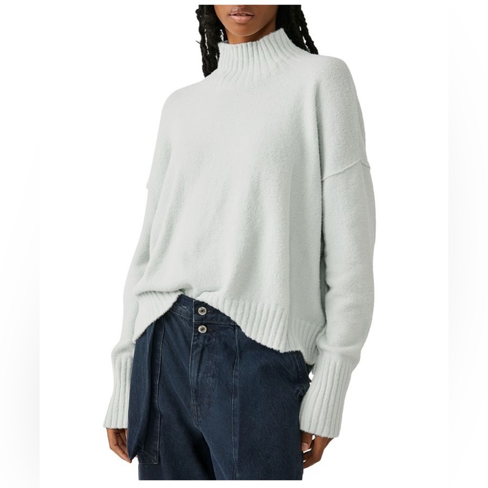FREE PEOPLE
VANCOUVER TURTLENECK SWEATER
